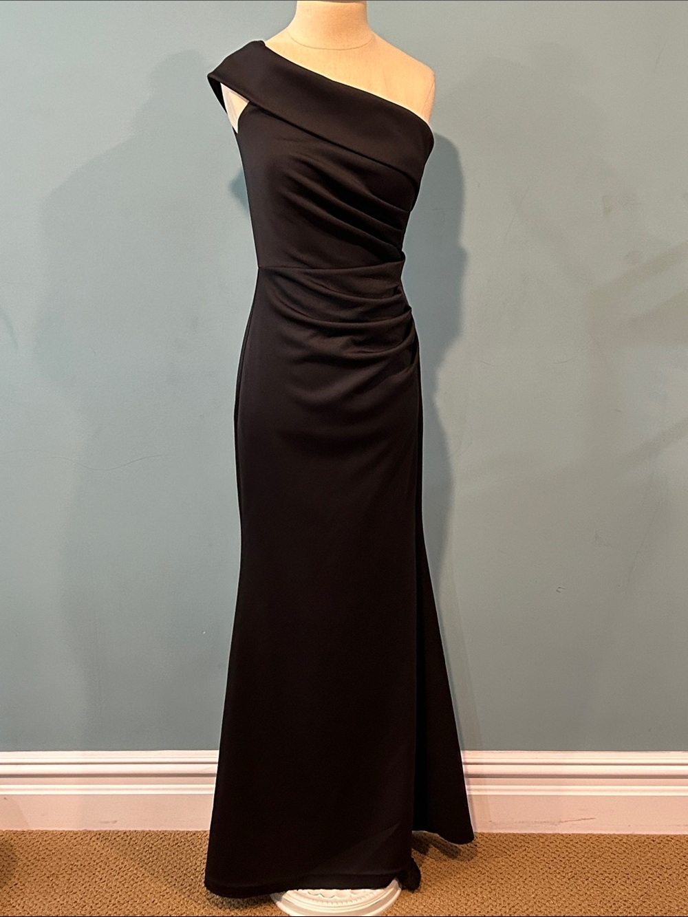 Eliza J One-Shoulder Ruched Fitted Maxi Dress size 2 Formal Wedding Gala Stretch